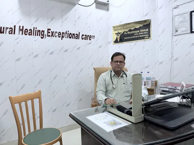 डॉ. मुश्ताक़ अहमद अपने परामर्श कक्ष में